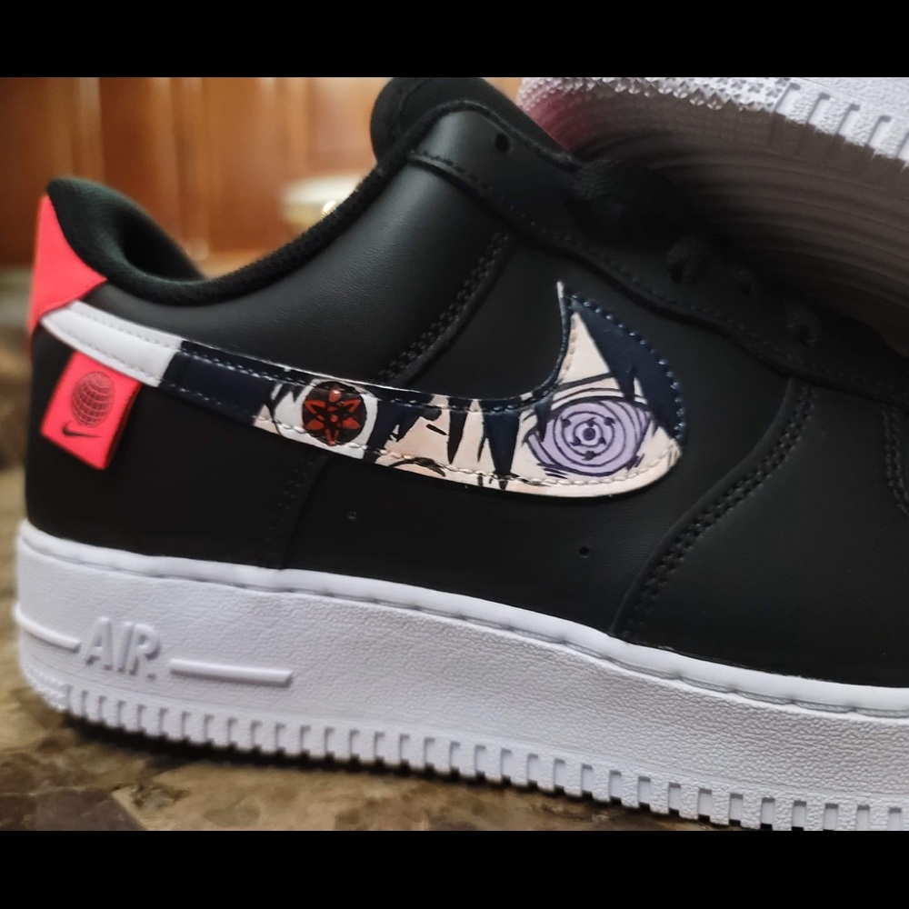 Customs - Picture 4 of 8